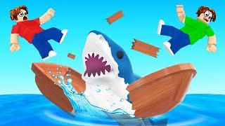 Surviving A Shark Attack Simulator Roblox - attacked by a massive megalodon shark in roblox roblox sharkbite